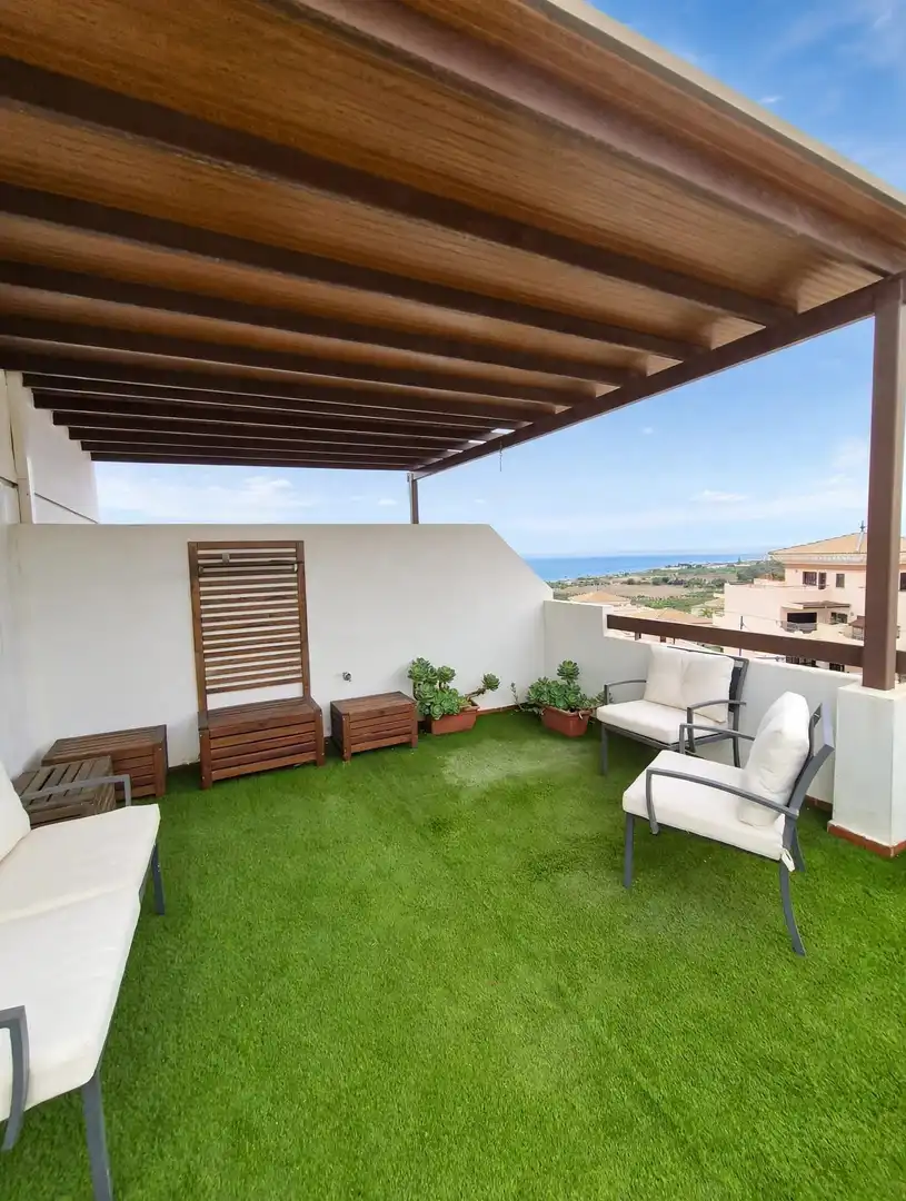 Casa con piscina en venta en ametista, imagen 2