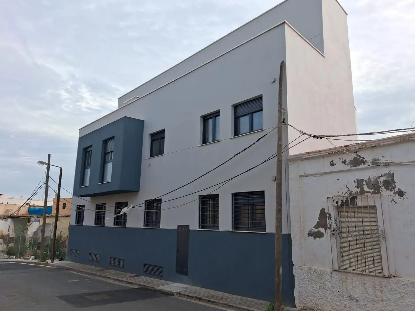 Vista exterior de Piso en venta en  Almería Capital