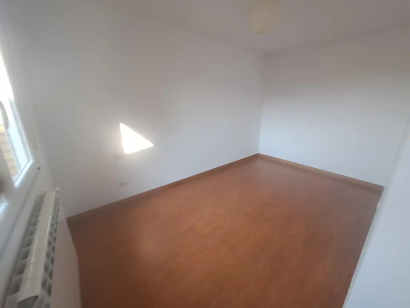 Habitación de Casa adosada en venta en Bembibre con Calefacción, Terraza y Balcón