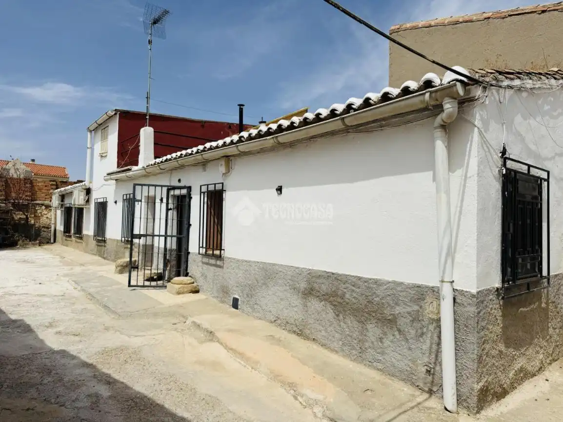 Vista exterior de Casa adosada en venta en Nambroca con Aire acondicionado, Terraza y Trastero
