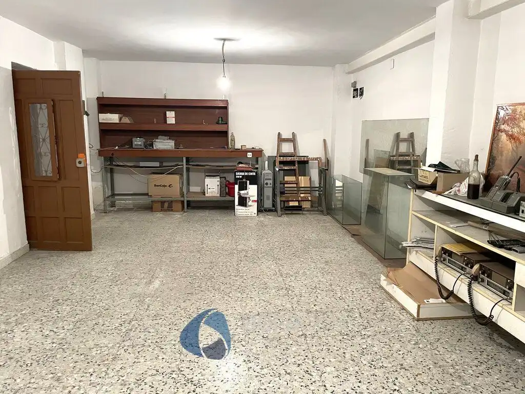 Local comercial en venta en Oviedo, imagen 2
