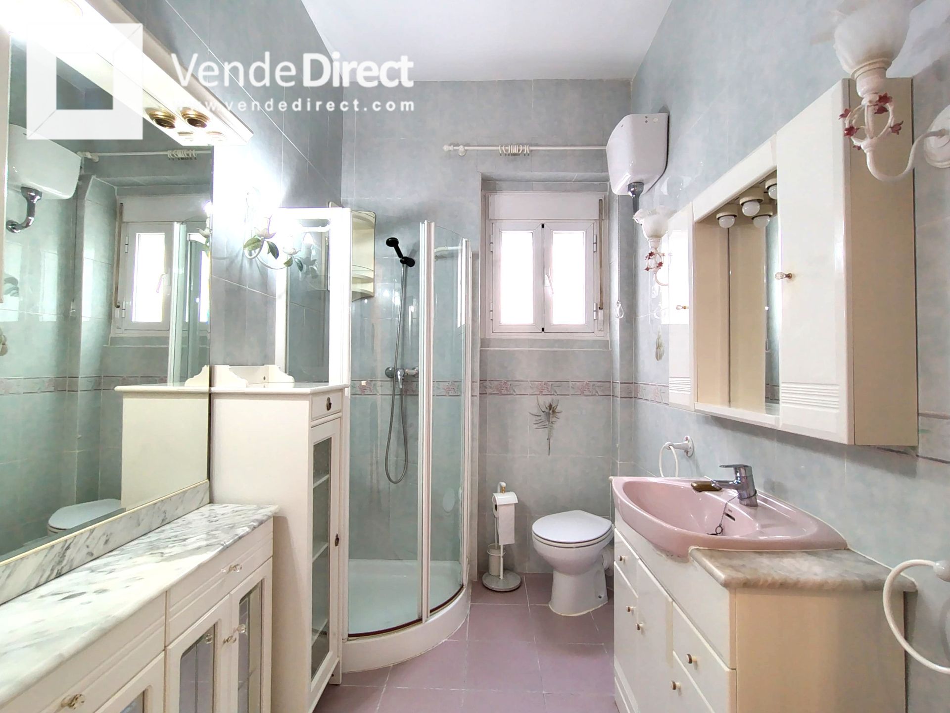 Bathroom of Flat to rent in  Madrid Capital  with Air Conditioner, Heating and Parquet flooring