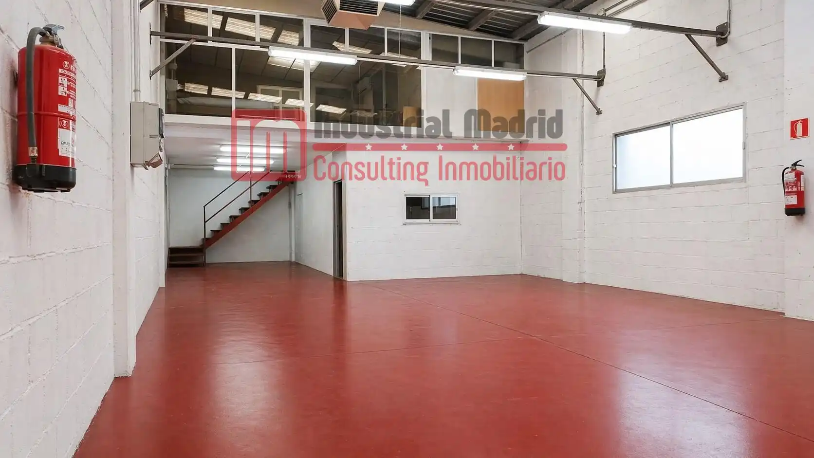 Vista exterior de Nave industrial en venta en Loeches