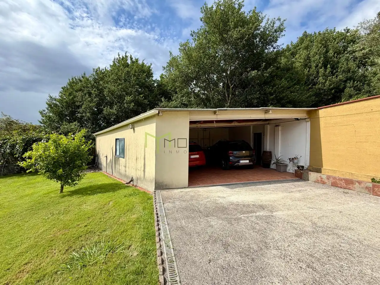 Aparcament de Casa o xalet en venda en Teo amb Calefacció, Jardí privat i Terrassa