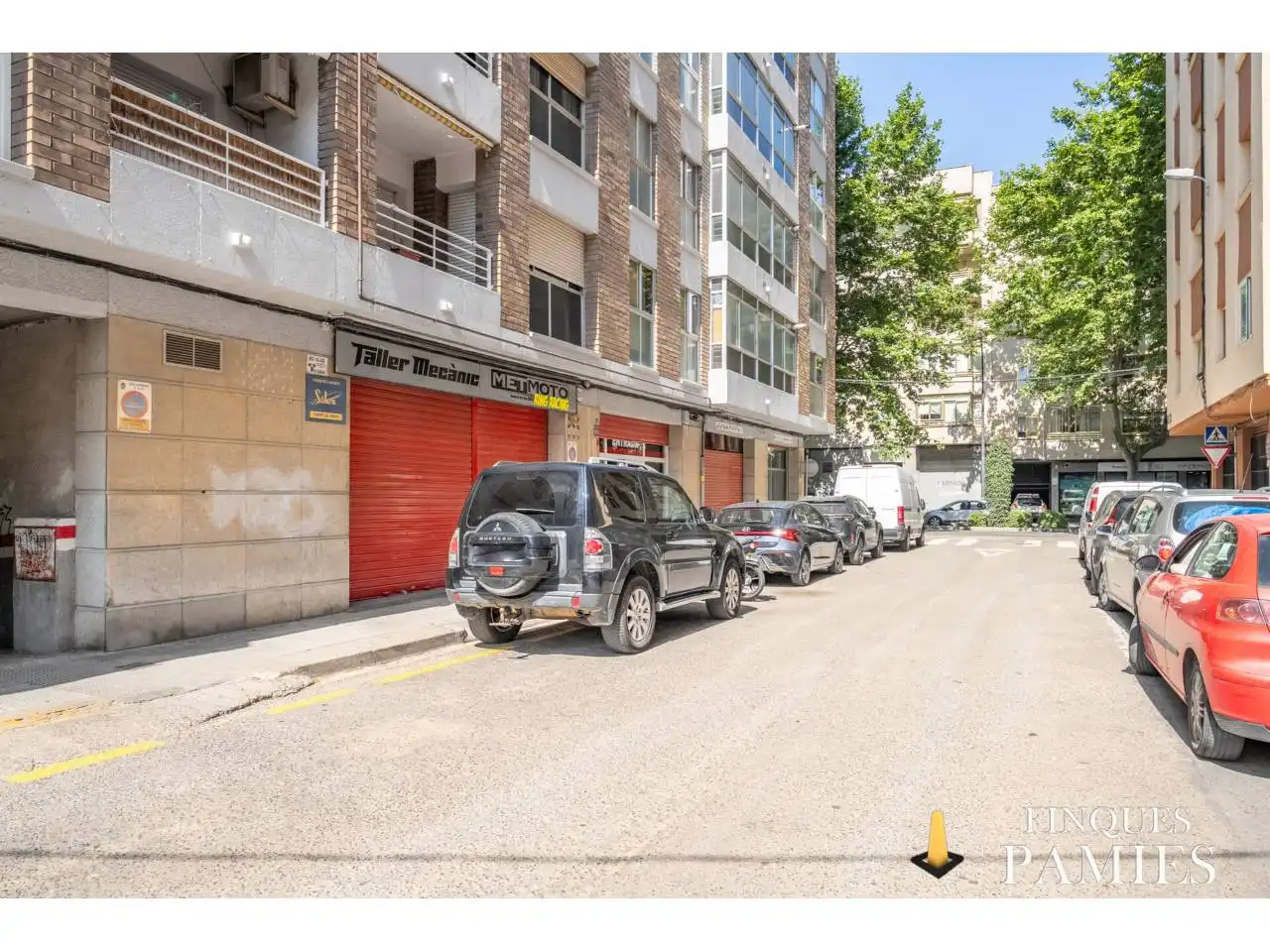 Vista exterior de Local en venta en Reus con Alarma