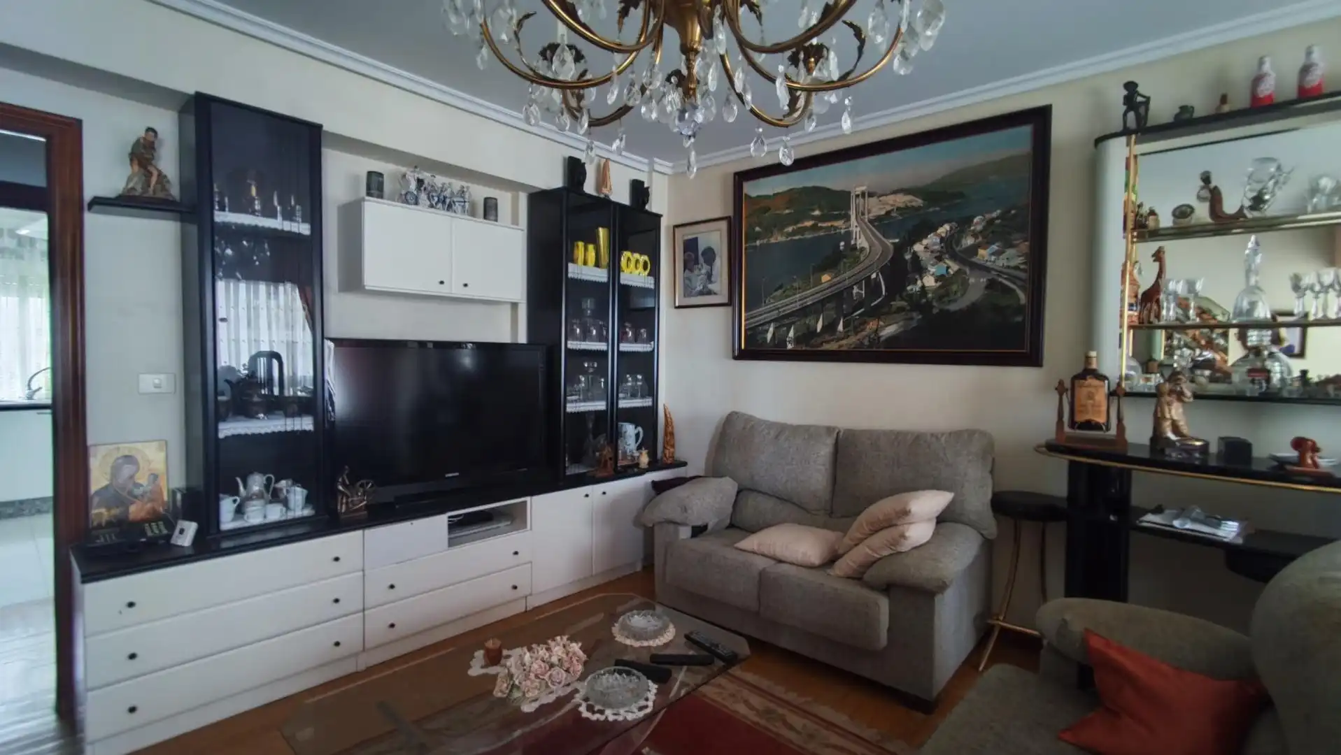 Sala de estar de Piso en venta en Vigo  con Calefacción, Trastero y Amueblado