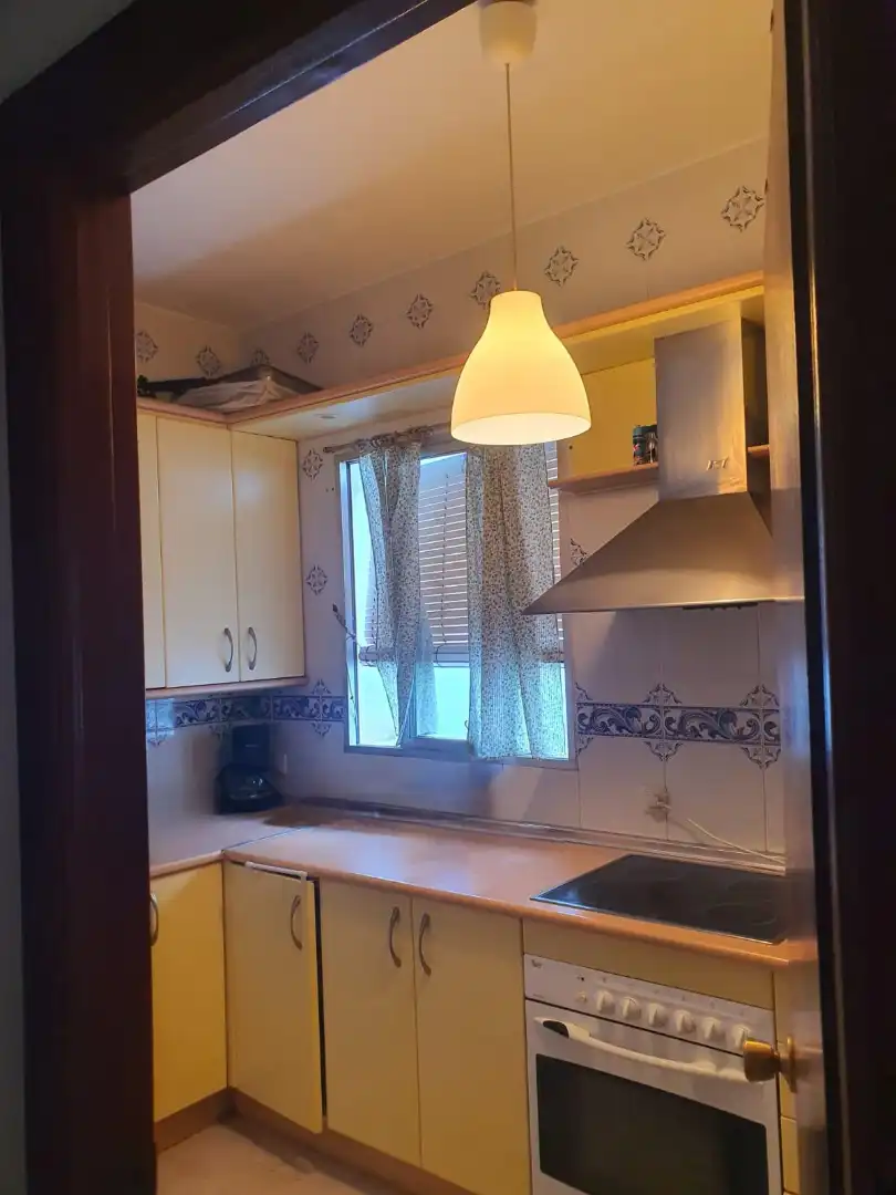 Cocina de Piso en venta en Badajoz con Calefacción, Lavadora y Microondas