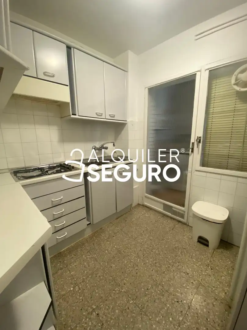 Cocina de Piso de alquiler en Guadalajara con Calefacción, Terraza y Amueblado