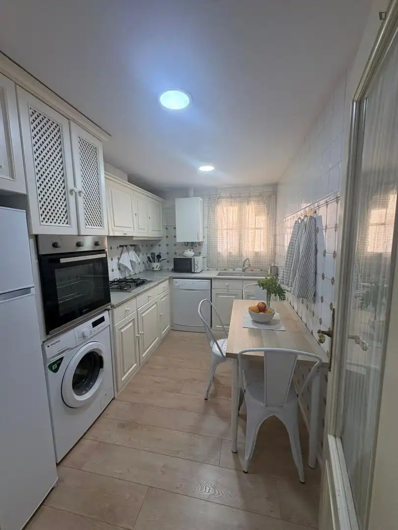 Cocina de Apartamento de alquiler en Valencia con Aire acondicionado y Amueblado