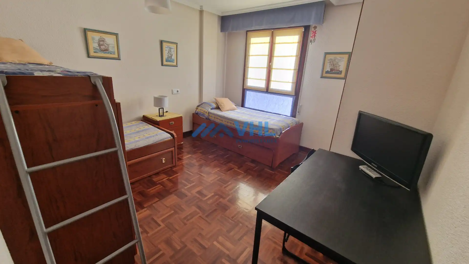 Flat for rent in Calle Leonardo Rucabado, Centro