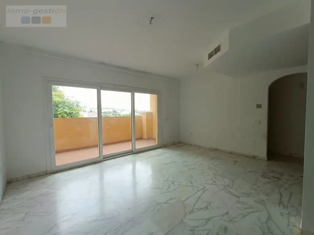 Living room of Flat for sale in Estepona