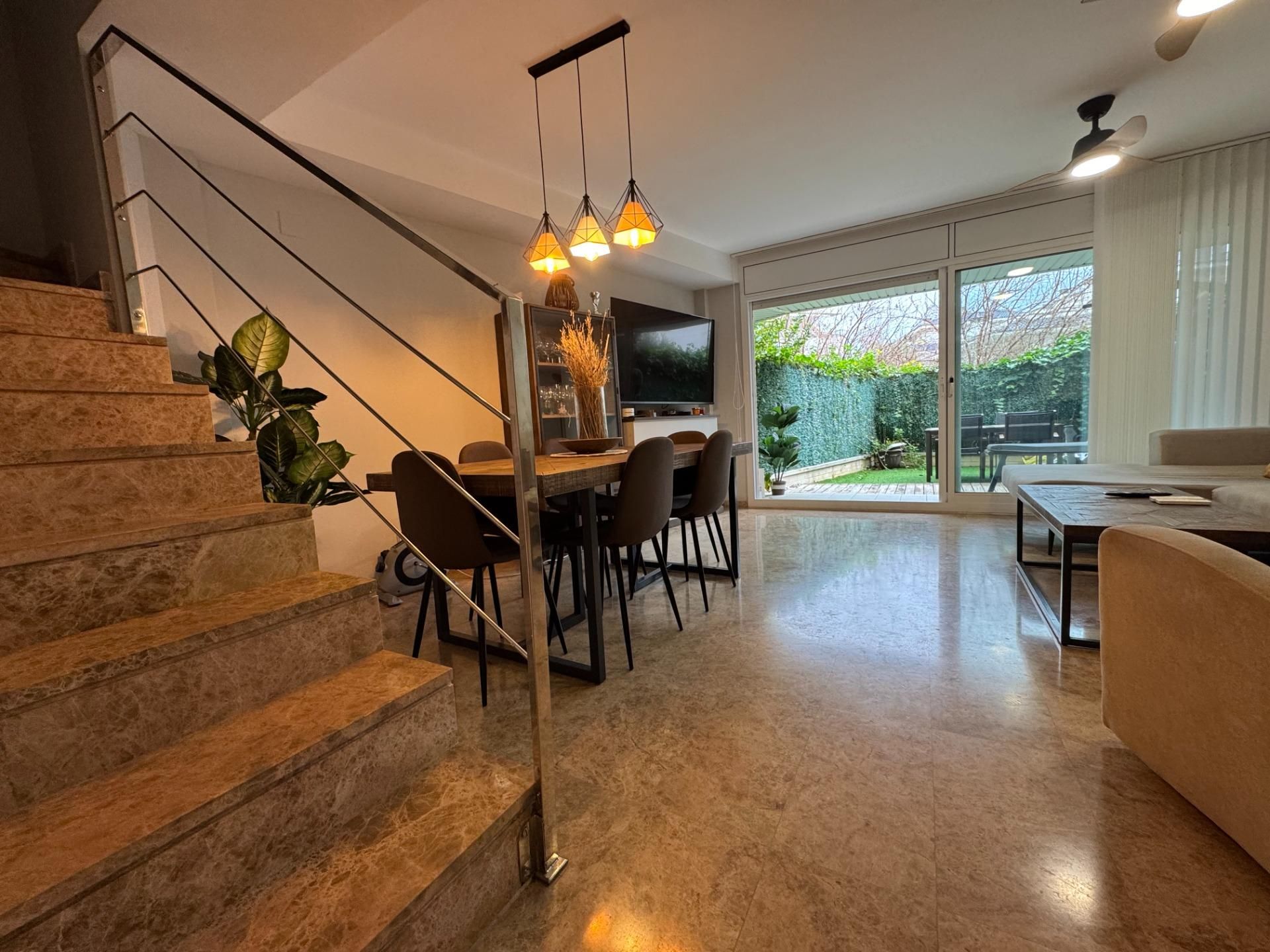 Comedor de Dúplex en venta en Sitges con Aire acondicionado, Jardín privado y Parquet