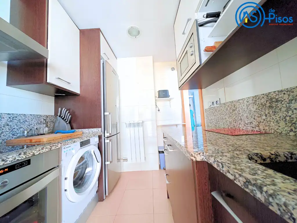 Cocina de Piso de alquiler en Cadrete con Calefacción, Jardín privado y Parquet