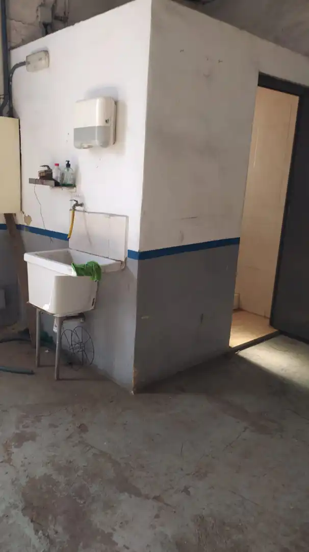 Badezimmer von Fabrikhallen zur Miete in Manises mit Heizung und Alarm