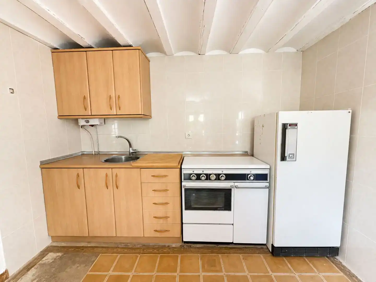 Cuina de Casa o xalet en venda en Villar del Río amb Jardí privat, Parquet i Moblat