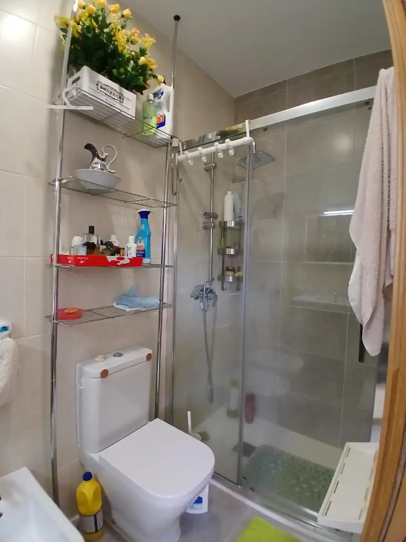 Badezimmer von Wohnung zum Verkauf in Muros mit Heizung, Terrasse und Abstellraum