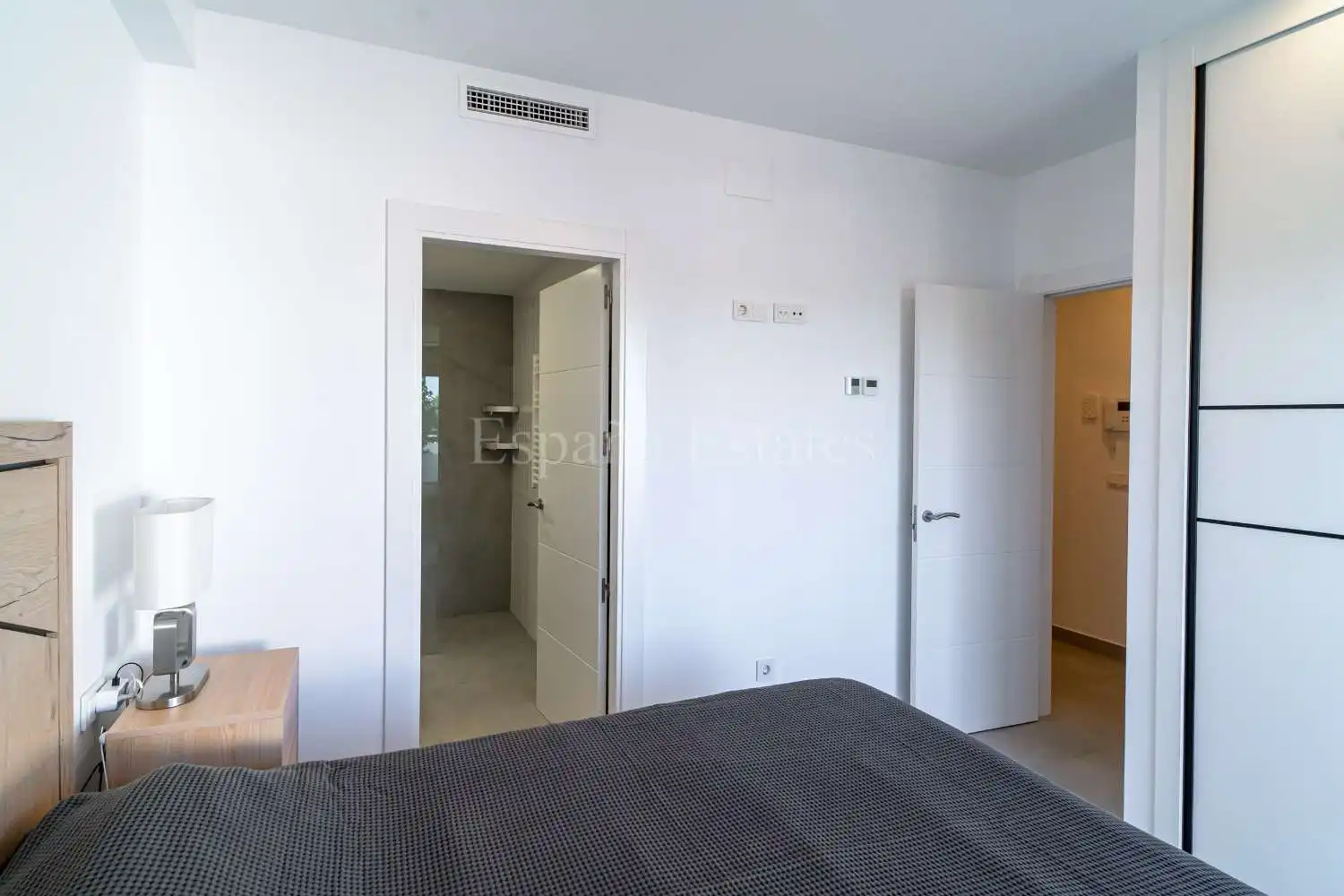 Habitación de Casa adosada en venta en Nerja con Aire acondicionado, Calefacción y Terraza