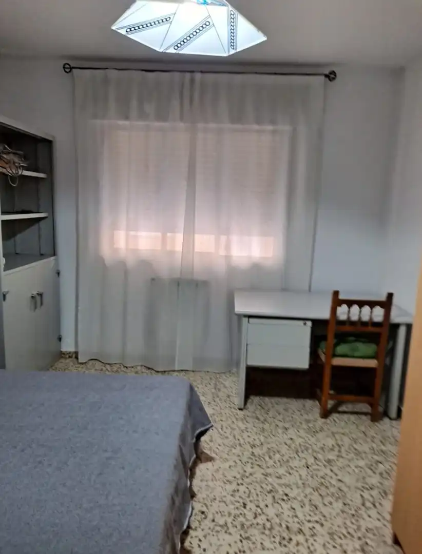 Bedroom of Flat for rent in Granada  with Heating, Furnished and Oven