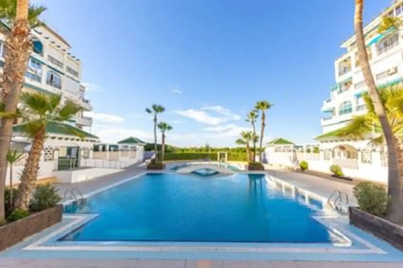 Ground floor for sale in Los Europeos