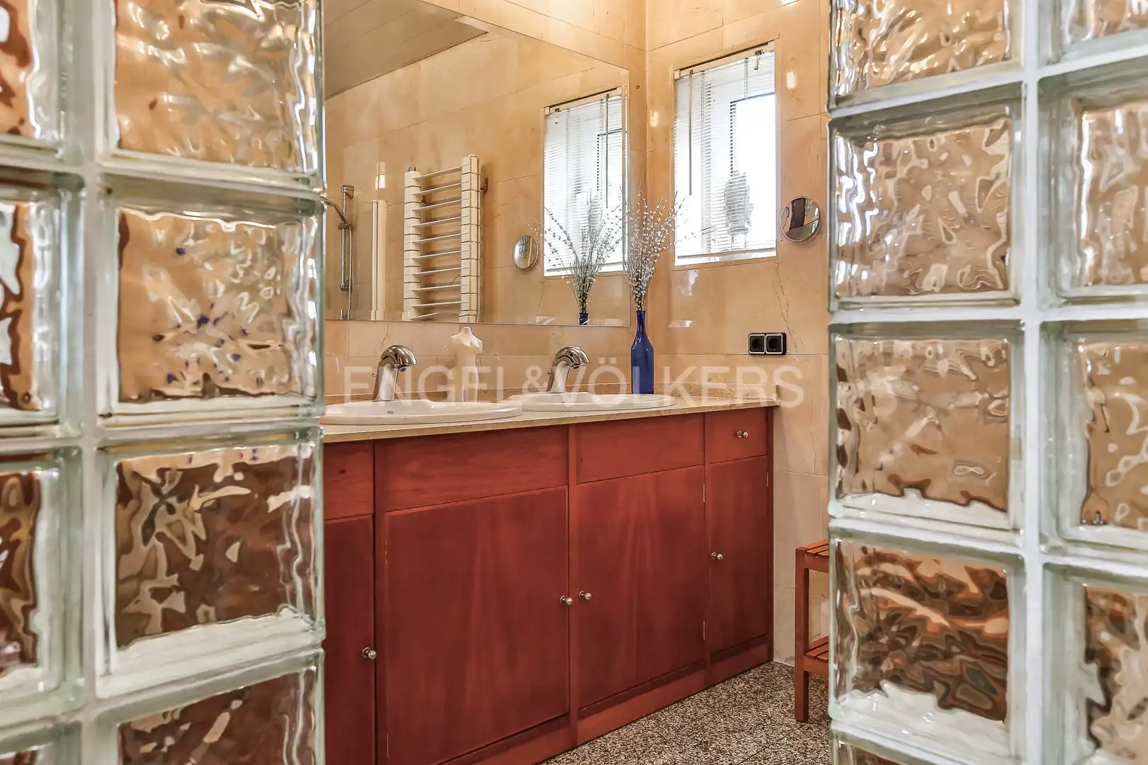 Baño de Casa o chalet en venta en Santa Coloma de Cervelló con Calefacción, Jardín privado y Parquet