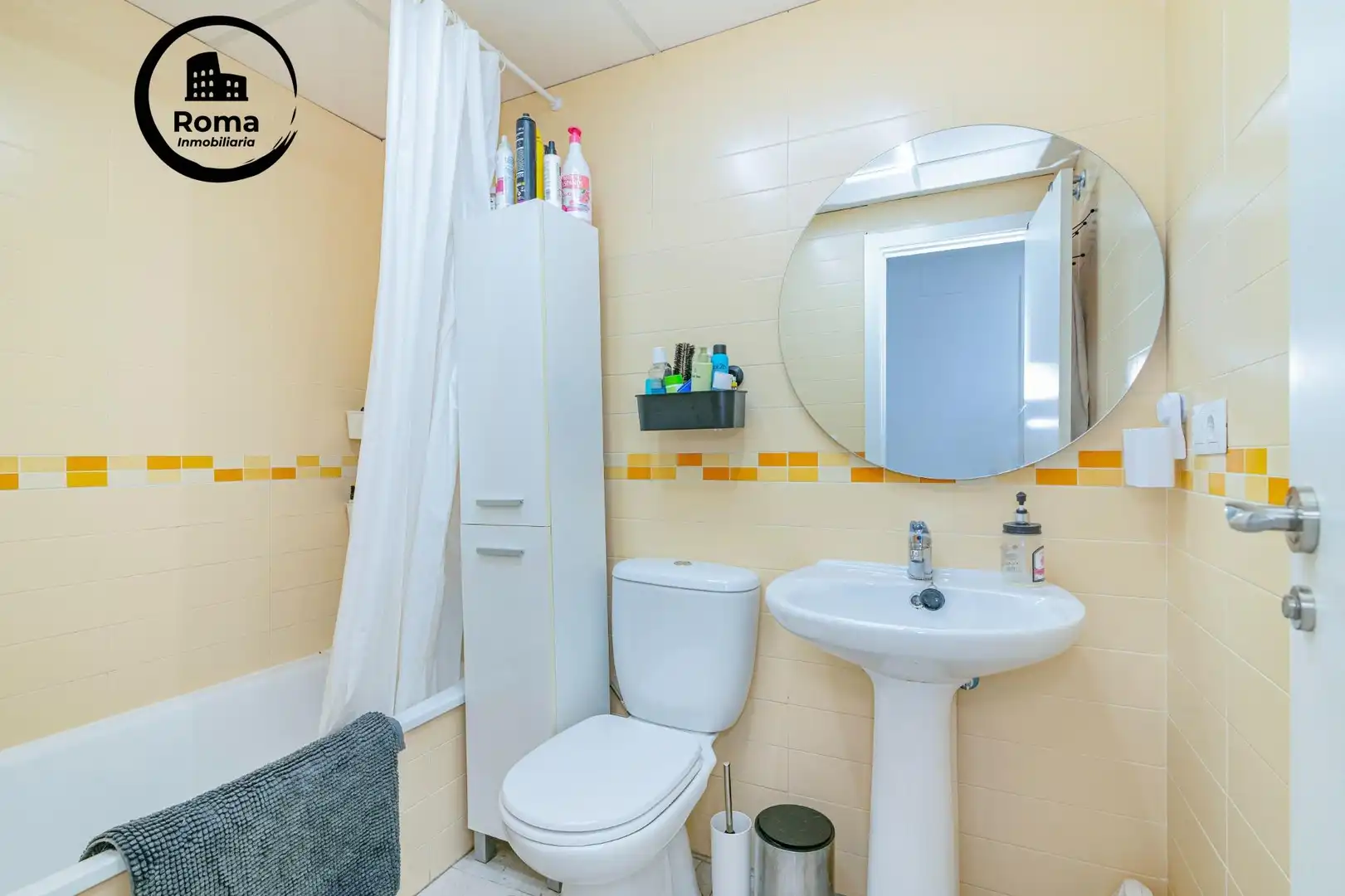 Baño de Piso en venta en La Zubia con Aire acondicionado, Calefacción y Amueblado