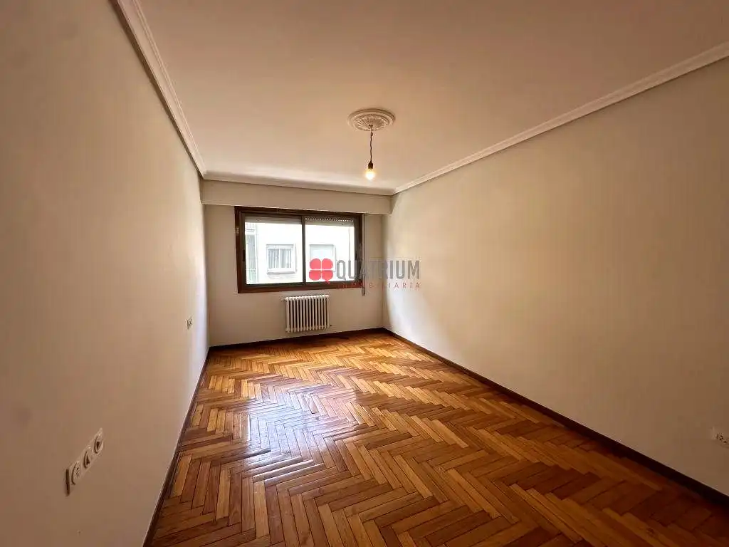 Bedroom of Flat for sale in Ourense Capital   with Heating, Terrace and Storage room