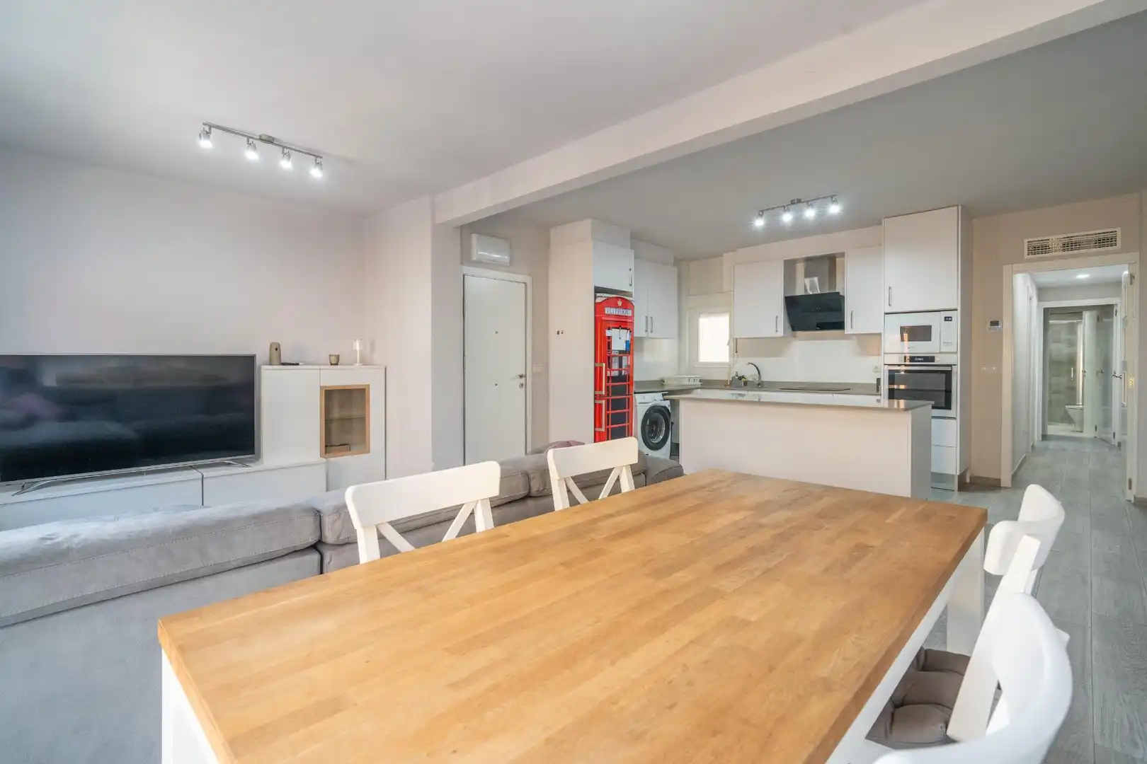 Dining room of Flat for sale in Silla  with Air Conditioner and Balcony