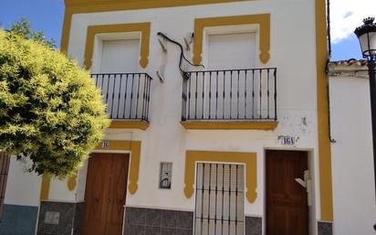 Vista exterior de Casa o xalet en venda en Bienvenida amb Terrassa