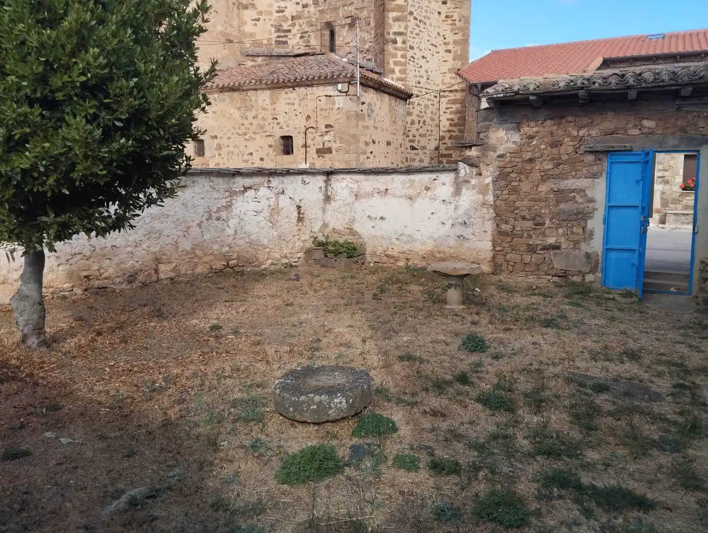 Country house zum Verkauf in Almarza mit Privatgarten und Balkon