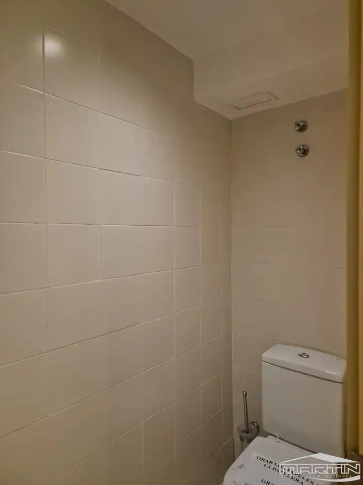 Baño de Local en venta en Lucena