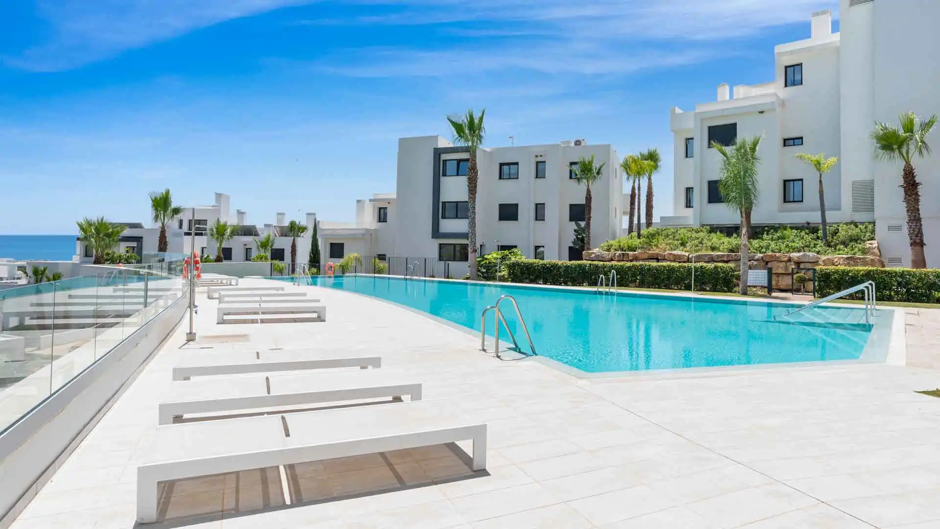 Piscina de Apartamento en venta en Estepona con Aire acondicionado, Jardín privado y Terraza