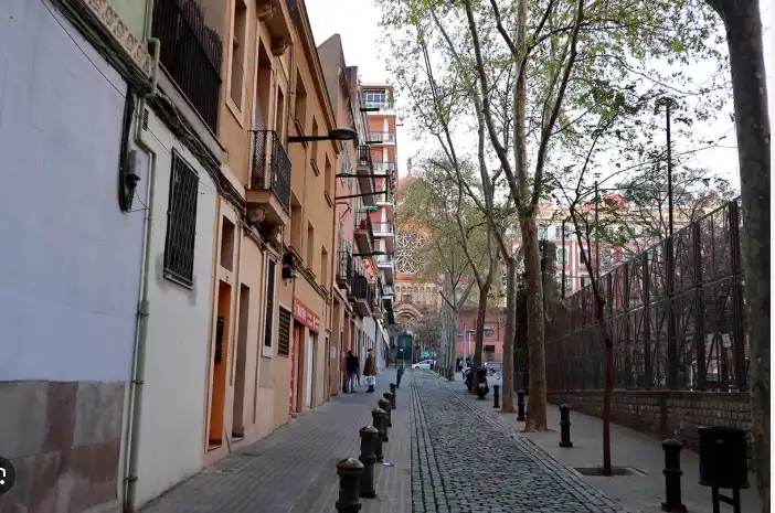 Vista exterior de Estudi en venda en Barcelona amb Aire condicionat, Moblat i Forn