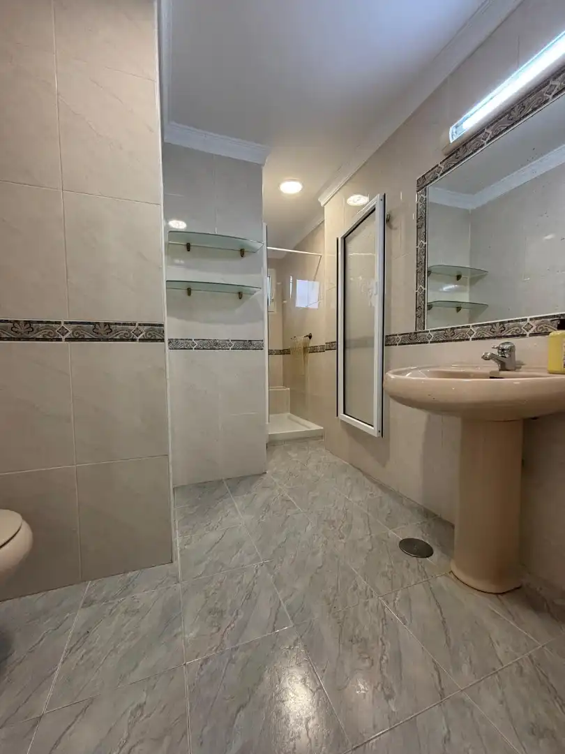 Baño de Casa o chalet en venta en Madrid con Jardín privado, Trastero y Piscina