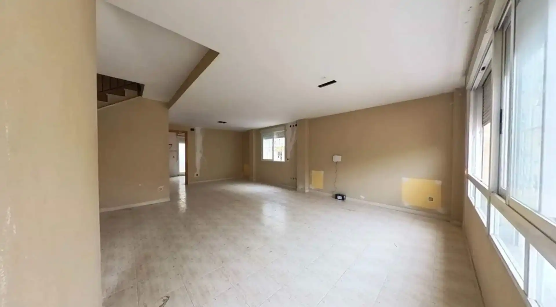 Casa adosada en venta en Gandia con Terraza