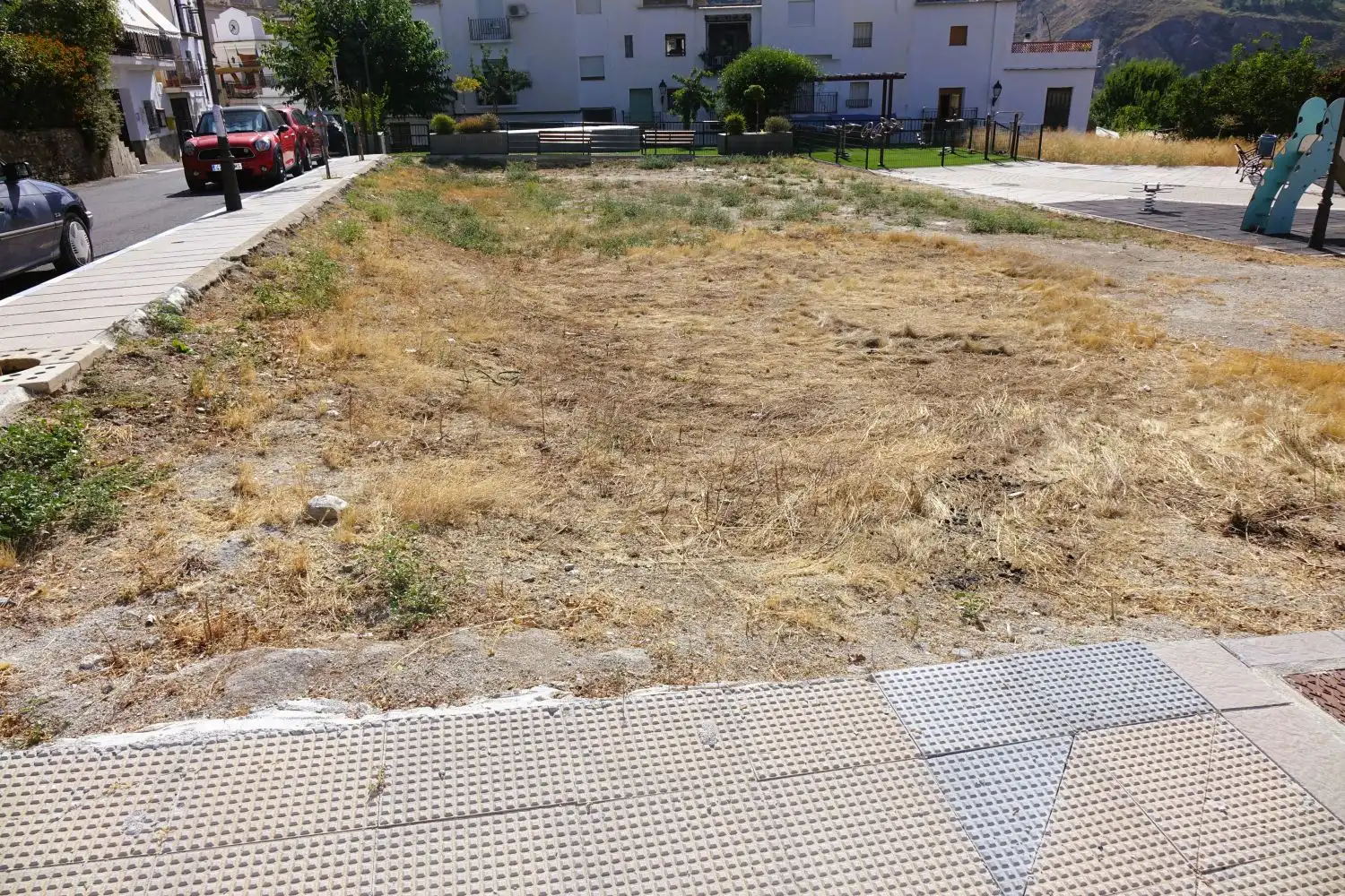 Terreno industrial en venta en Carataunas