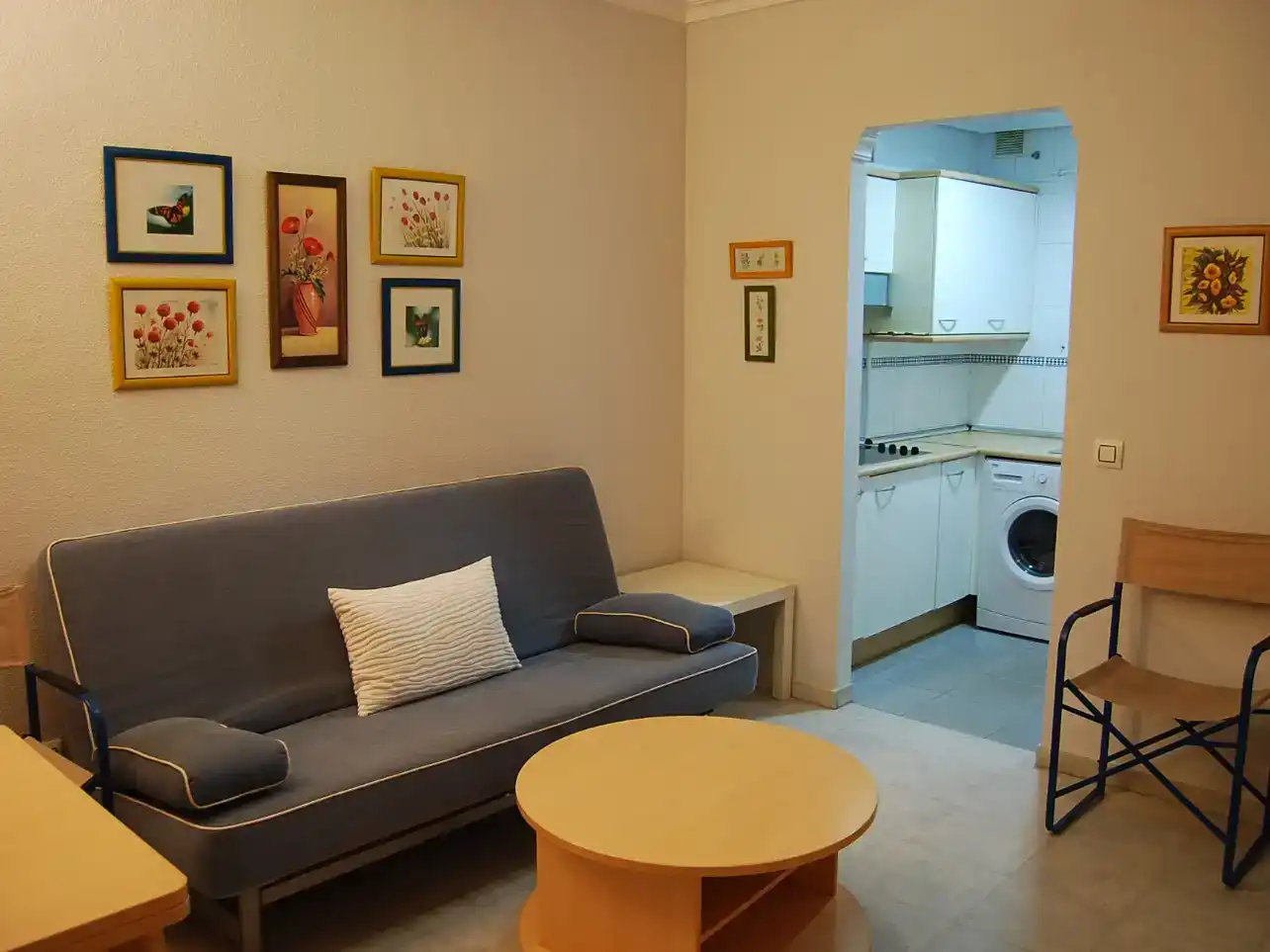 Sala d'estar de Apartament de lloguer en Algeciras amb Piscina