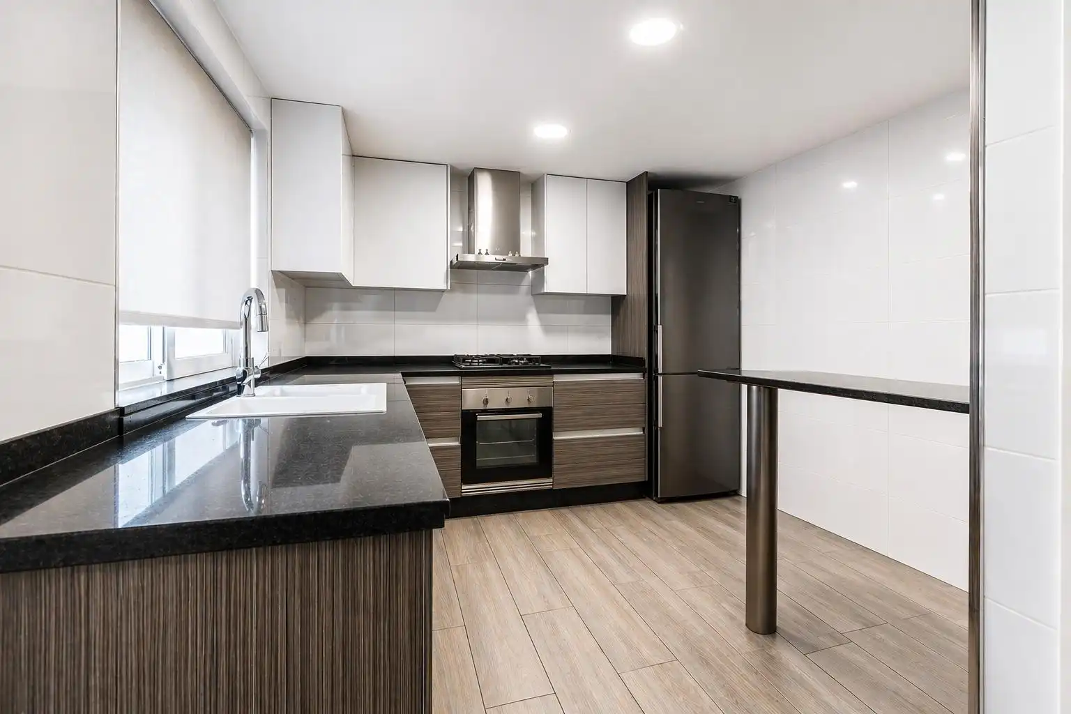 Cocina de Casa adosada en venta en Carlet con Aire acondicionado, Trastero y Alarma