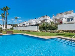 Exterior view of House or chalet for sale in Estepona  with Air Conditioner, Heating and Private garden