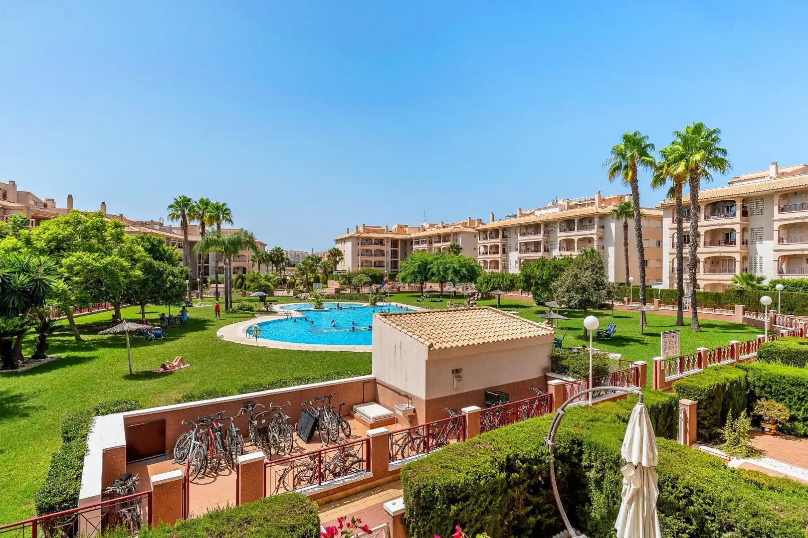Apartamento con piscina en venta en Calle del Pavo Real, imagen 29