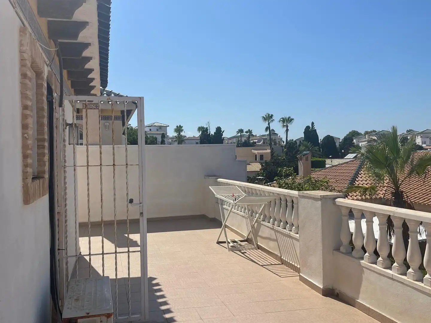 Terrassa de Casa adosada en venda en Torrevieja amb Aire condicionat, Calefacció i Jardí privat