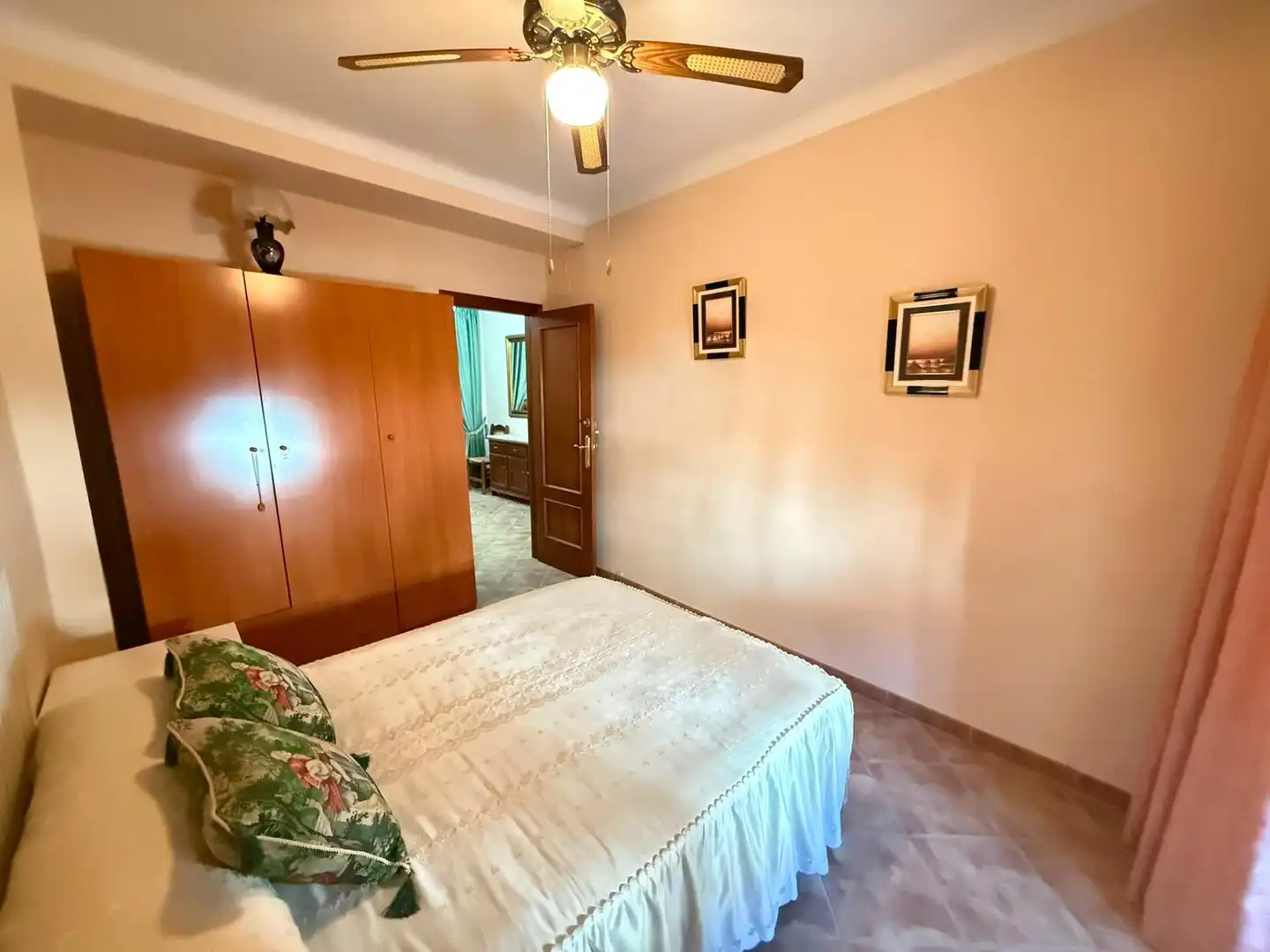 Habitación de Casa o chalet en venta en Alameda con Terraza, Trastero y Amueblado