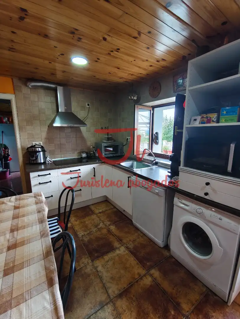Casa adosada en venta en Quirós