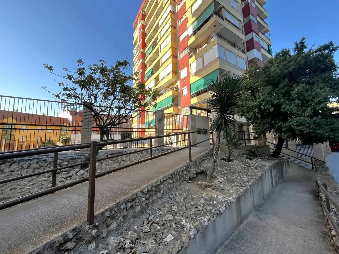 Vista exterior de Piso en venta en Huelva con Terraza
