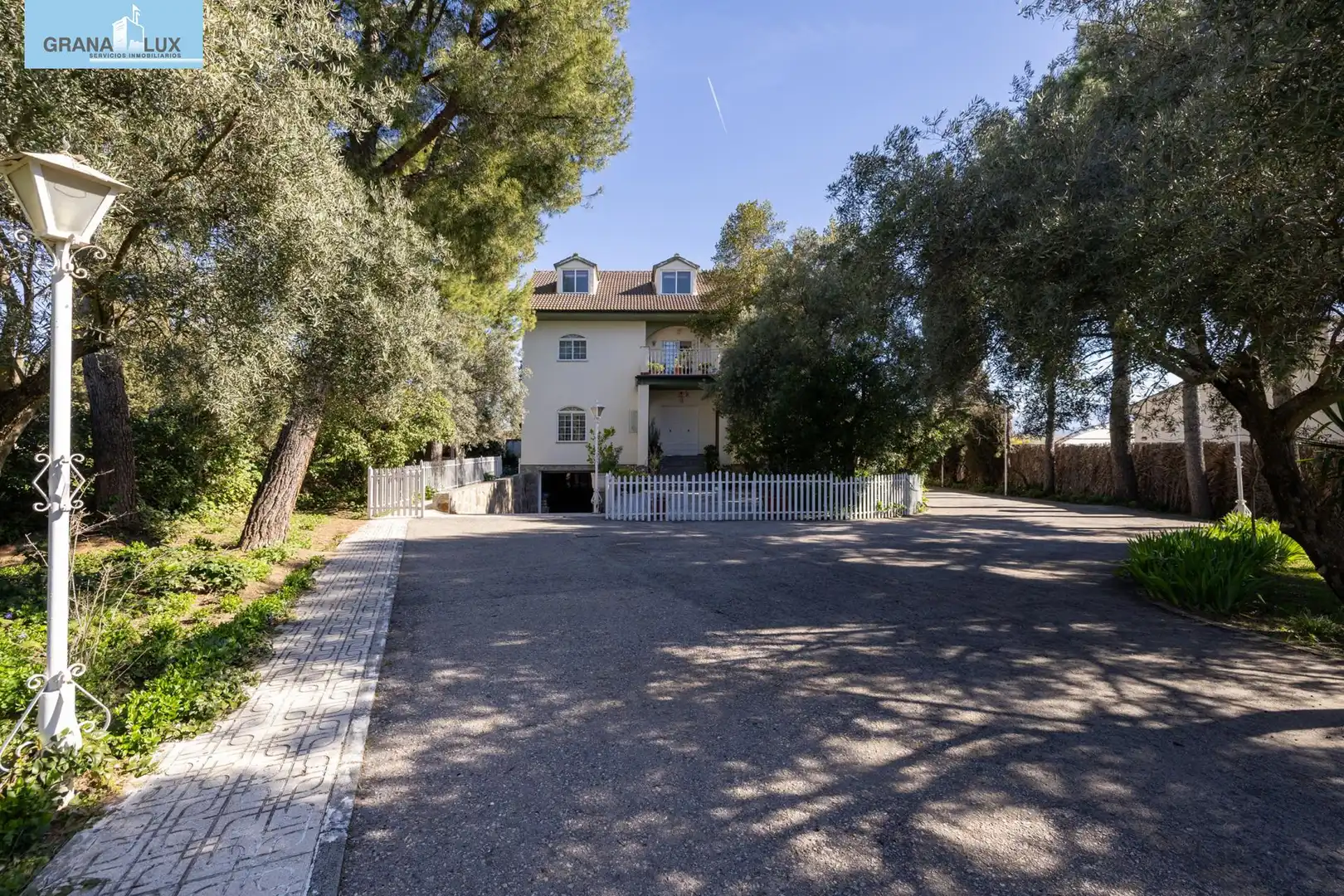 Chalet con terraza en venta en 163 Avenida de los Alamos, imagen 2