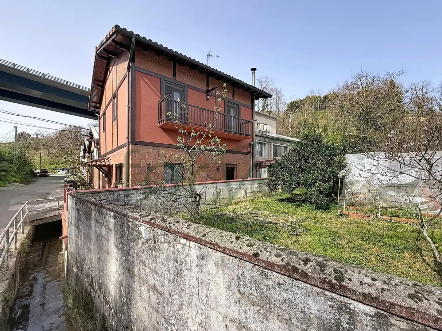 Vista exterior de Casa adosada en venda en Donostia - San Sebastián  amb Calefacció, Terrassa i Balcó