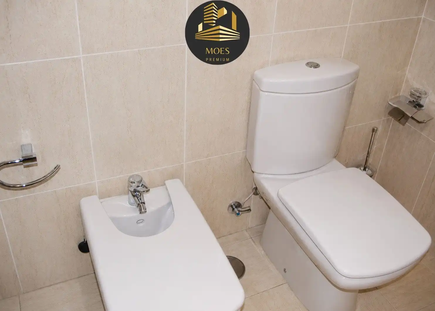 Bany de Pis de lloguer en Jaén amb Aire condicionat, Calefacció i Terrassa