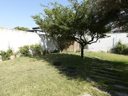 Jardí de Casa o xalet en venda en Meco amb Aire condicionat i Terrassa