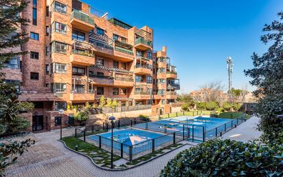 Piscina de Planta baixa en venda en  Madrid Capital amb Aire condicionat, Calefacció i Terrassa