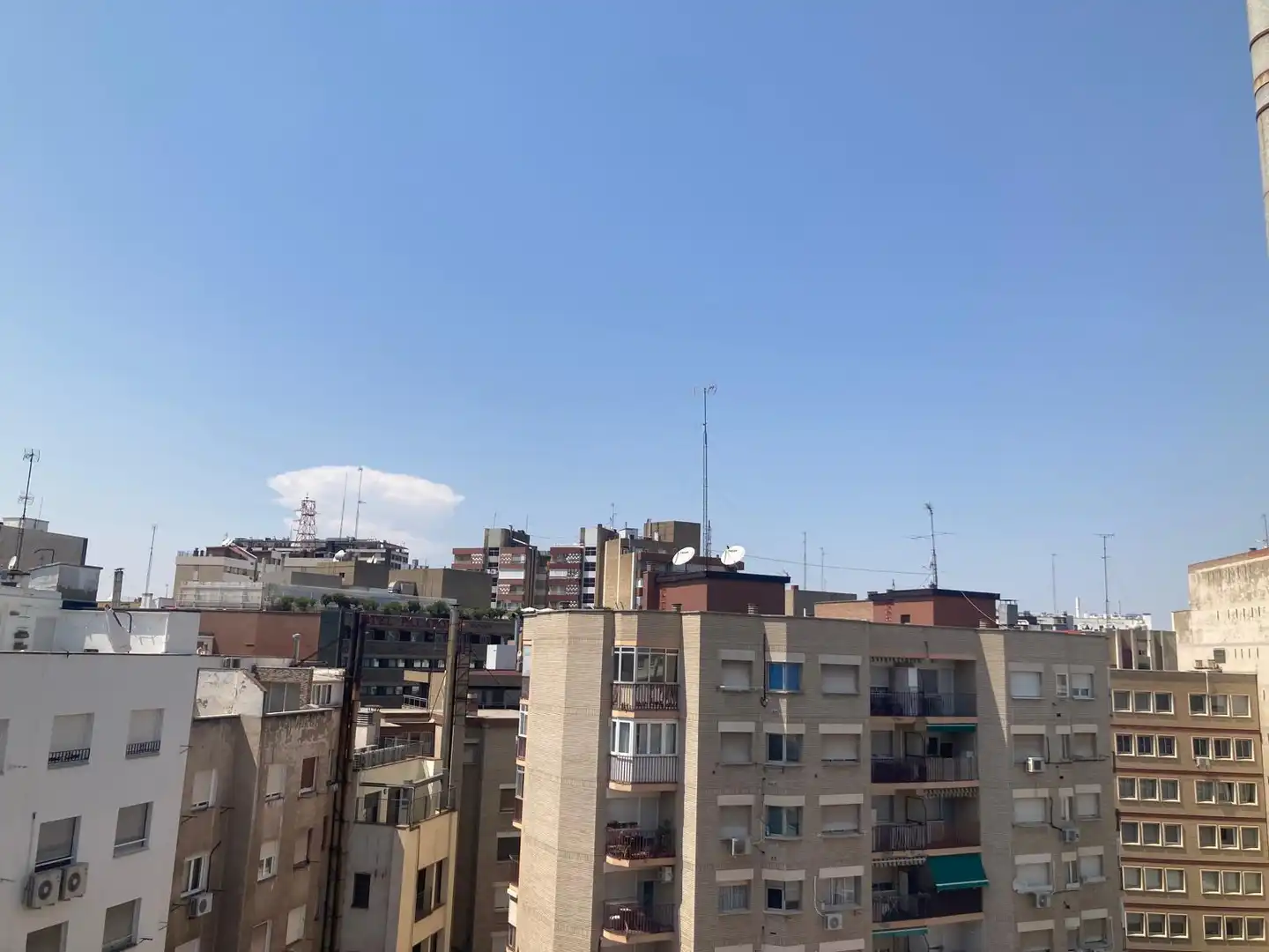 Außenansicht von Dachboden zur Miete in Zaragoza mit Klimaanlage, Heizung und Parkett
