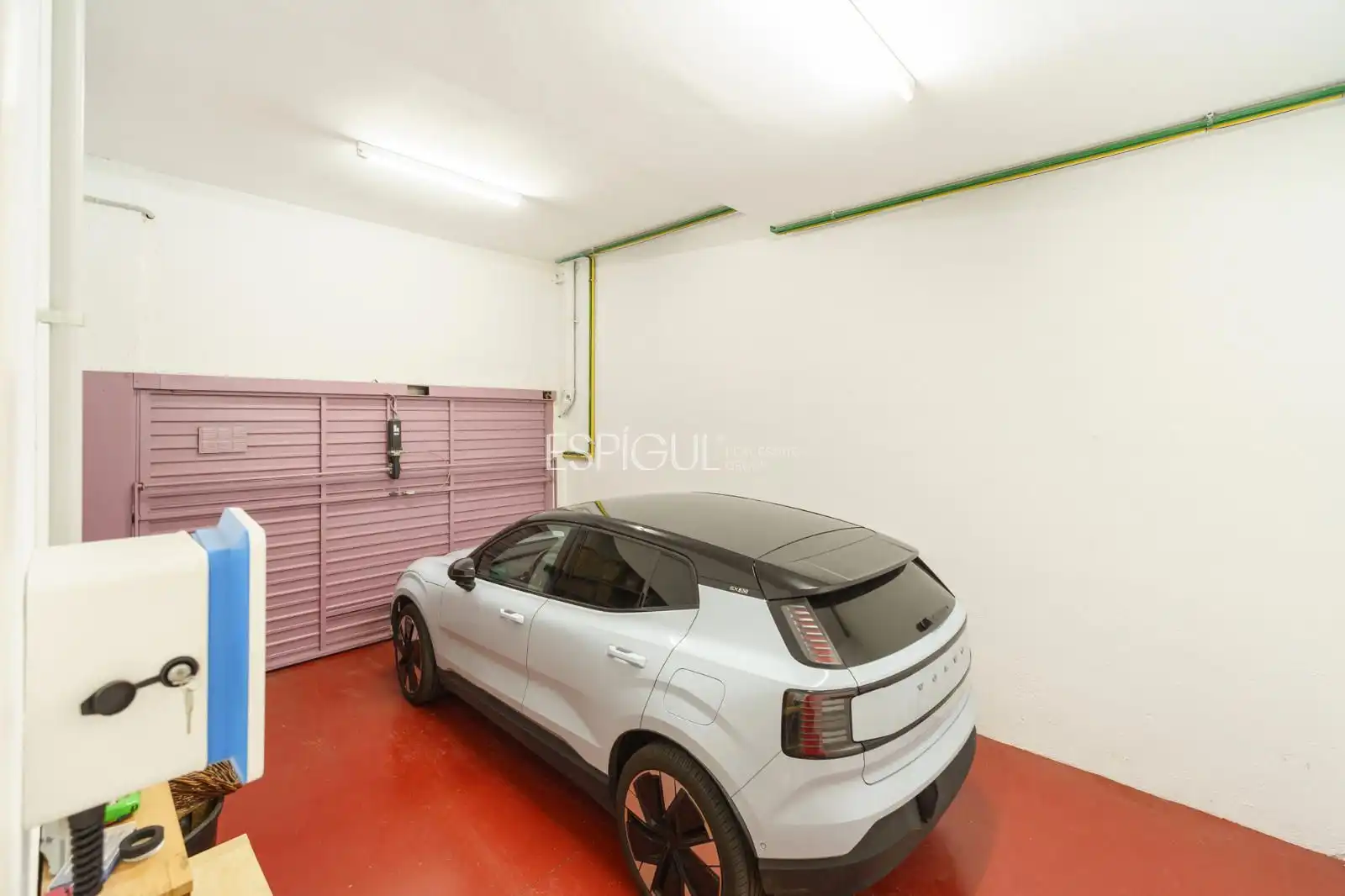 Parking de Casa adosada en venta en Tiana con Calefacción, Jardín privado y Parquet